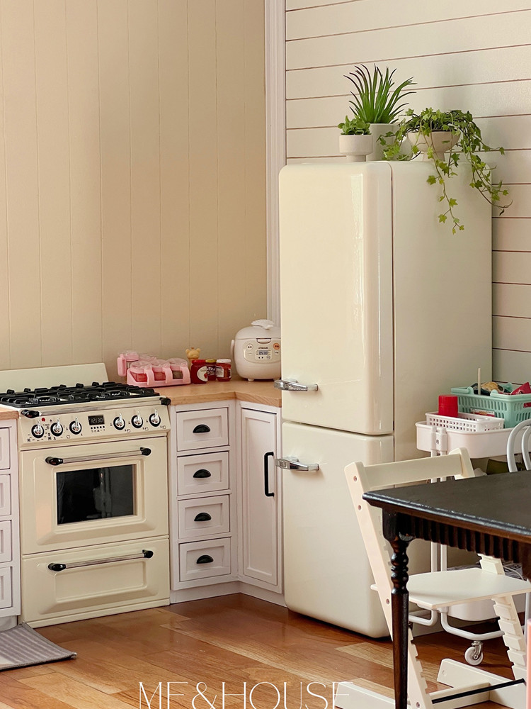 Kitchen Appliances Refrigerators - ドールハウスモデル家具アクセサリー、ライト付き金属冷蔵庫、キッチン家電、bjd、ob11、gsc、ブライス、笑、ミニチュア、1:6